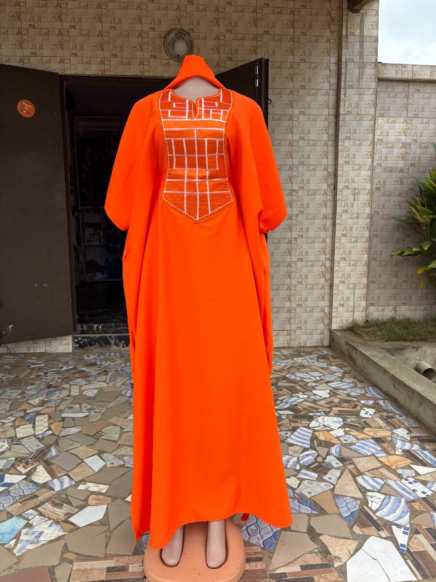 Robe longue orange élégante