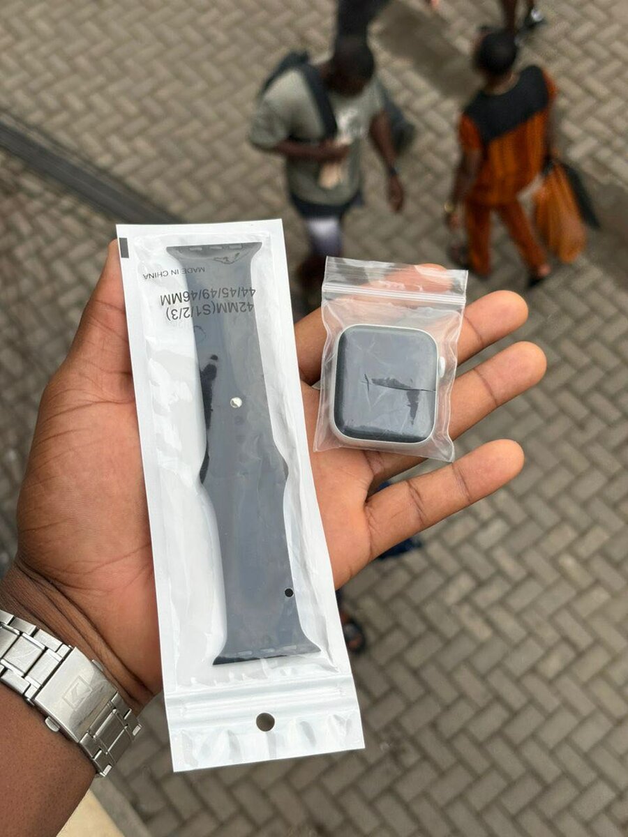 iWATCH SERIES 4 44MM WITH STRAPS & COVER AVAILABLE