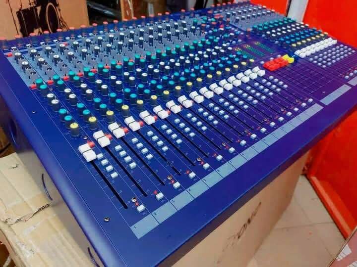 Table de mixage SOUNDCRAFT 42p