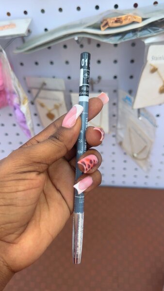 Crayon à sourcils longue tenue