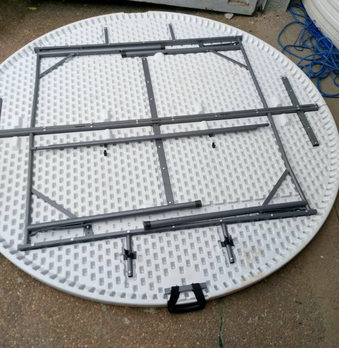 TABLE TRÉTEAUX RONDE ET PLIABLE DE 1.50m De DIAMÈTRE
