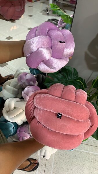 Decor Knotted throw pillows