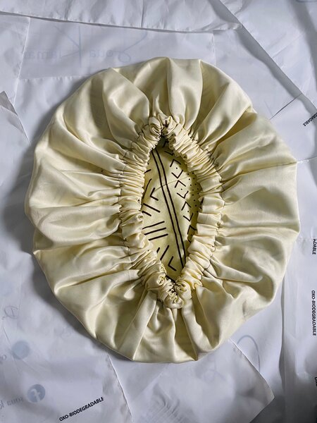 Bonnet mi-PAGNE-mi-SATIN (XL)