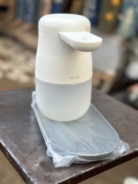 Gel main automatique