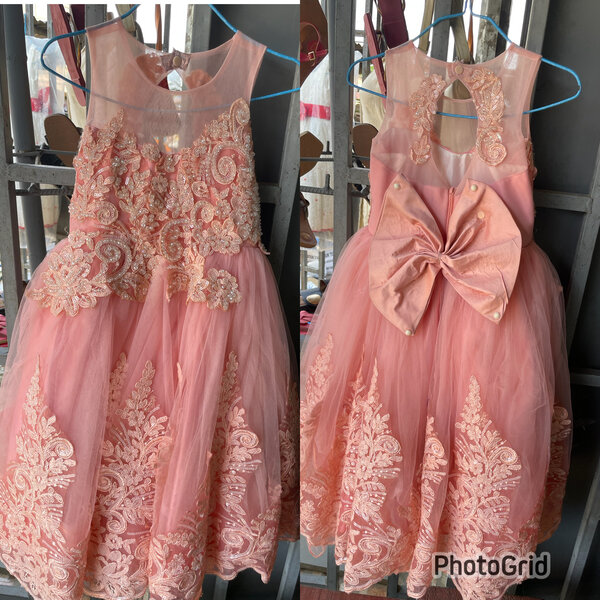 Robe fille élégante avec nœud