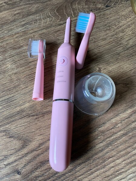 Brosse à dents électrique rechargeable