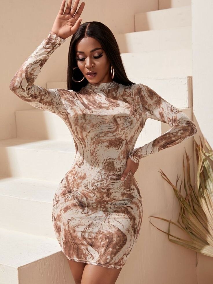 Robe moulante imprimée marbrée