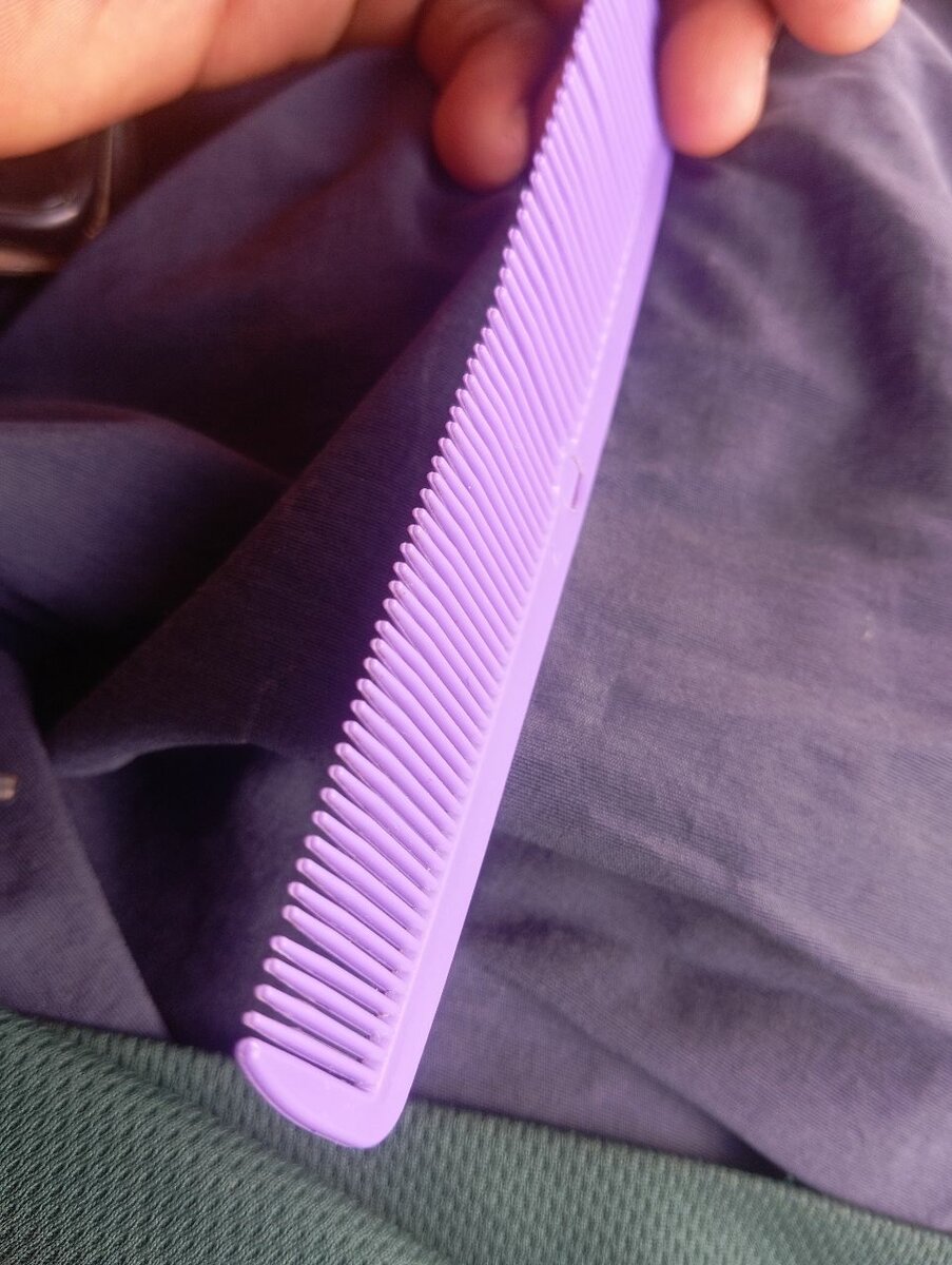 Peigne violet