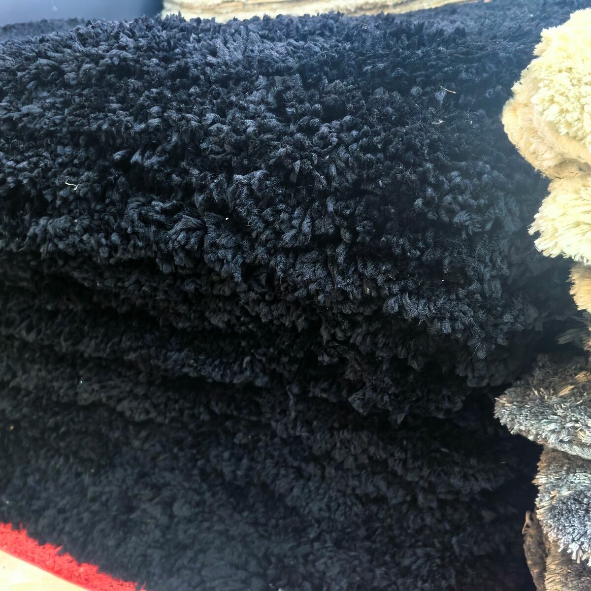 奢华黑色绒毛地毯