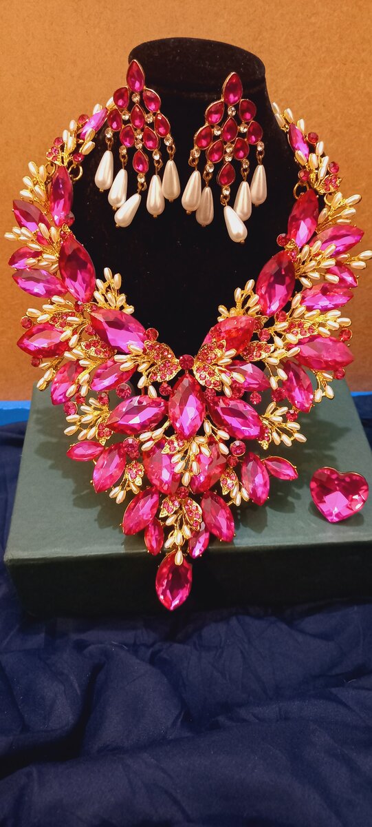 Zircon luxury necklace