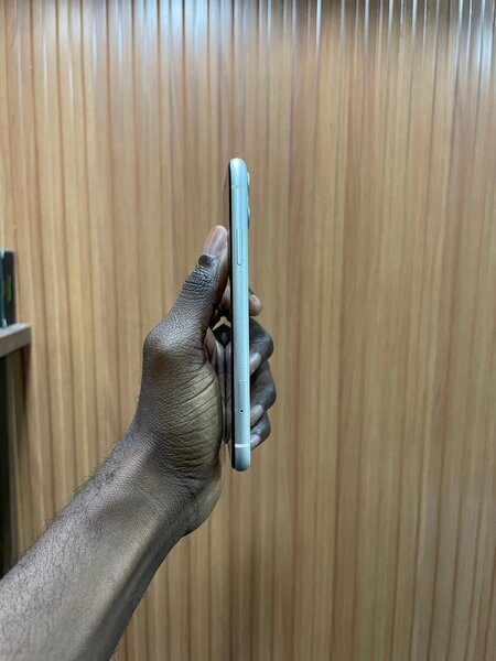 iPhone 11 doccasion tres propre 128giga