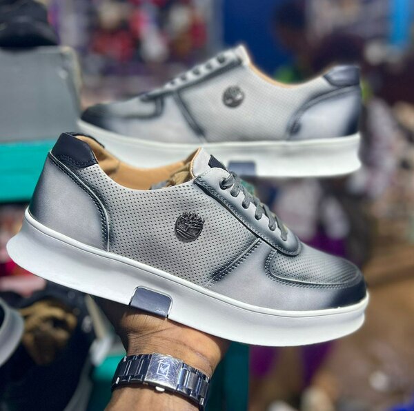 Chaussure Timberland ( original dans carton )