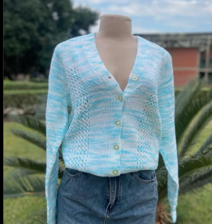 Short knitted sweater with buttons size: M