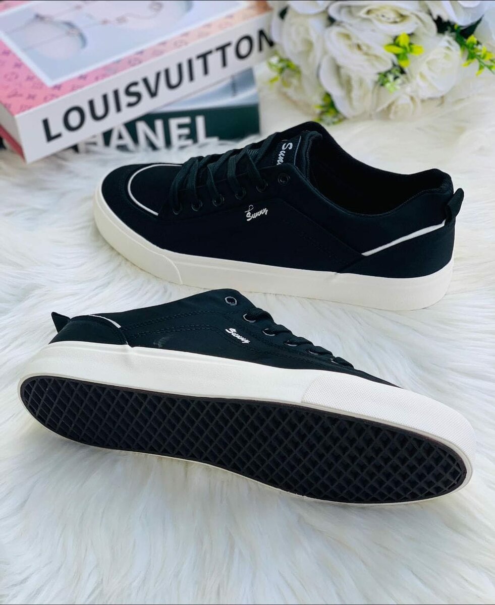 Female sneakers black