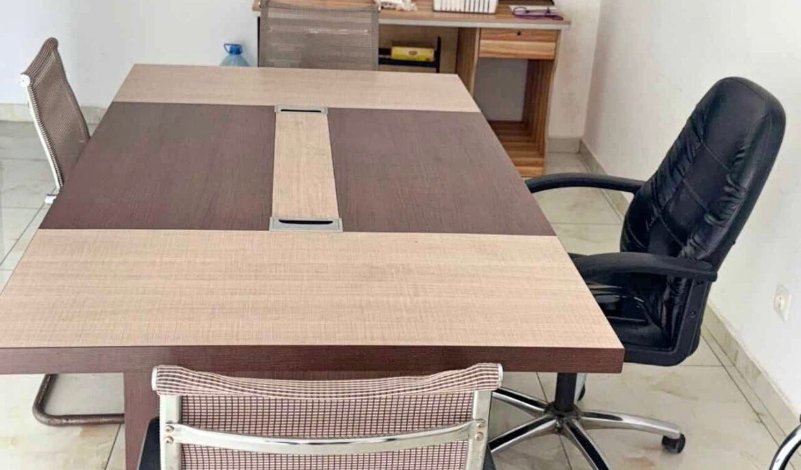 Bureau de réunion moderne