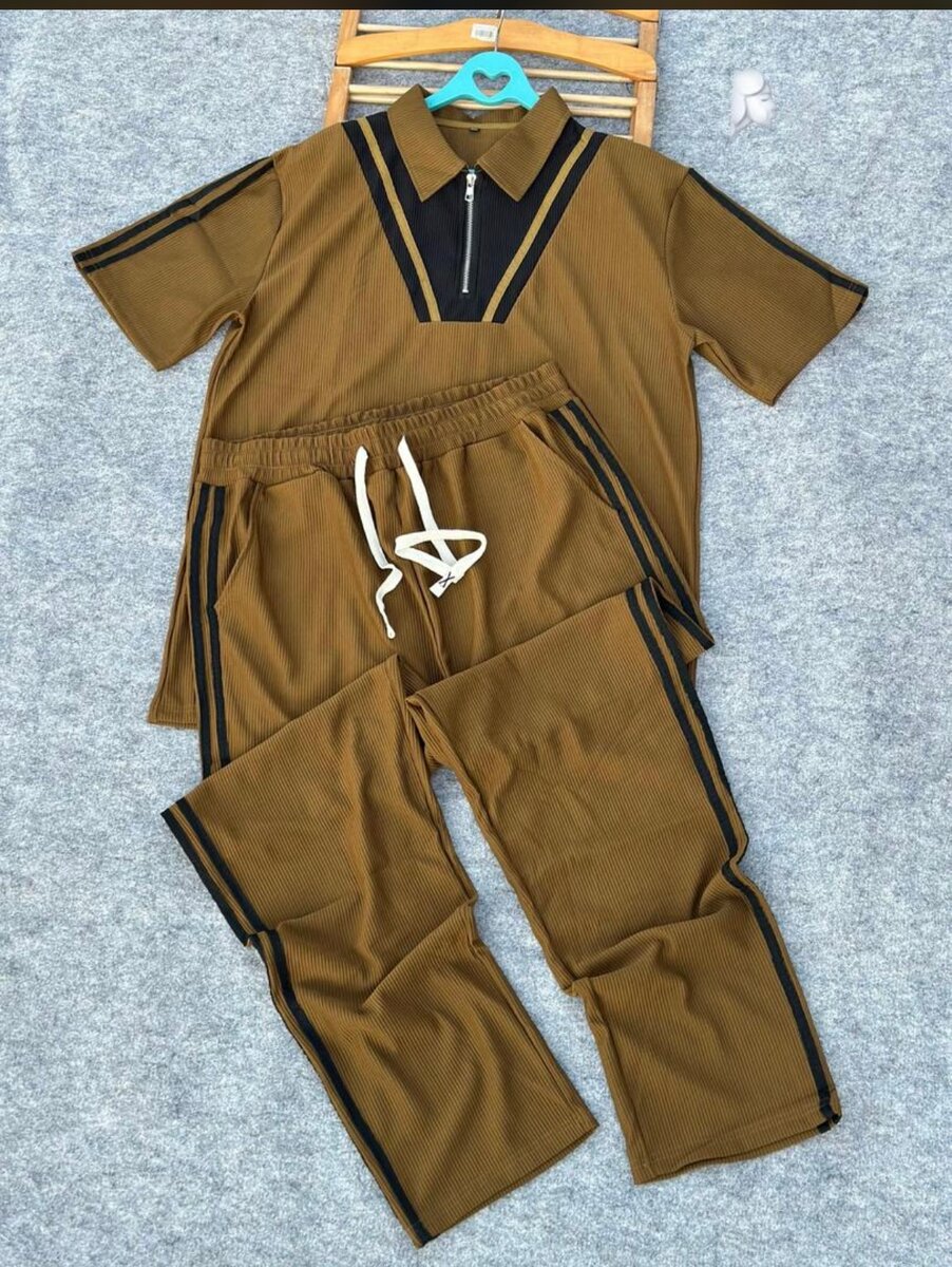 Ensemble de Survêtement Moderne