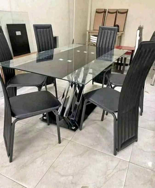 Table à manger en verre moderne