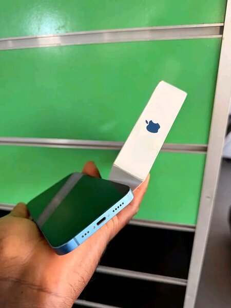iPhone 13 Bleu Neuf