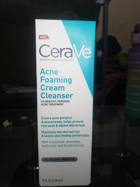 Cerave Acne cream cleanser