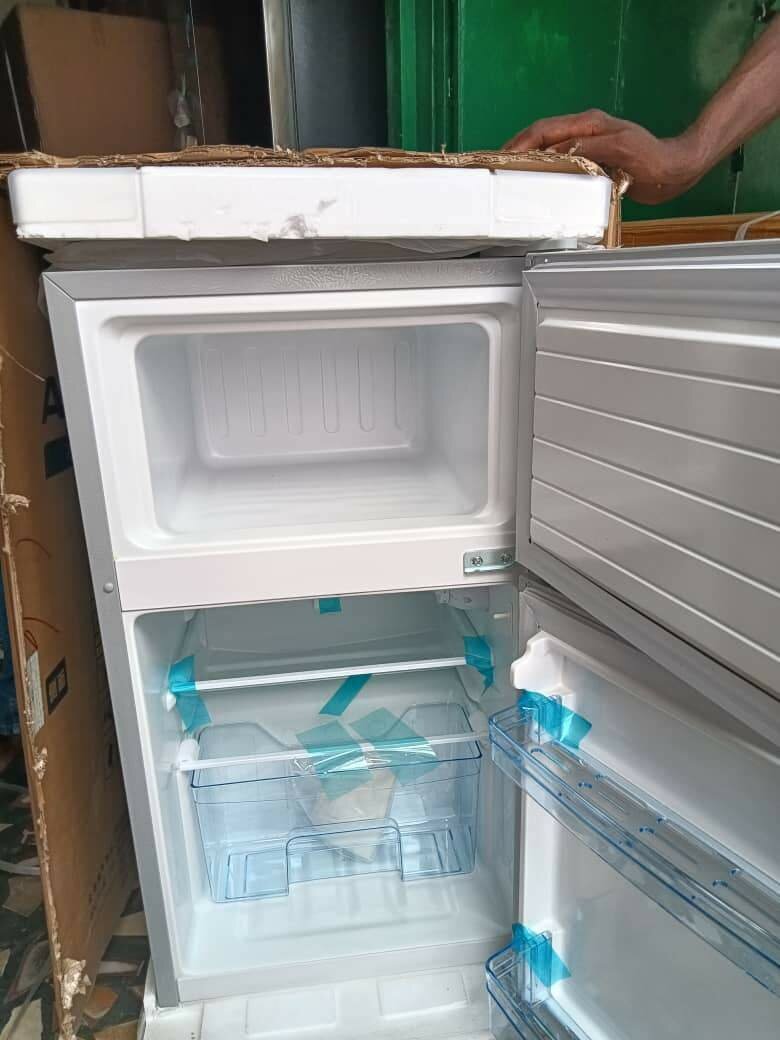 PAVs 87 L table top fridge