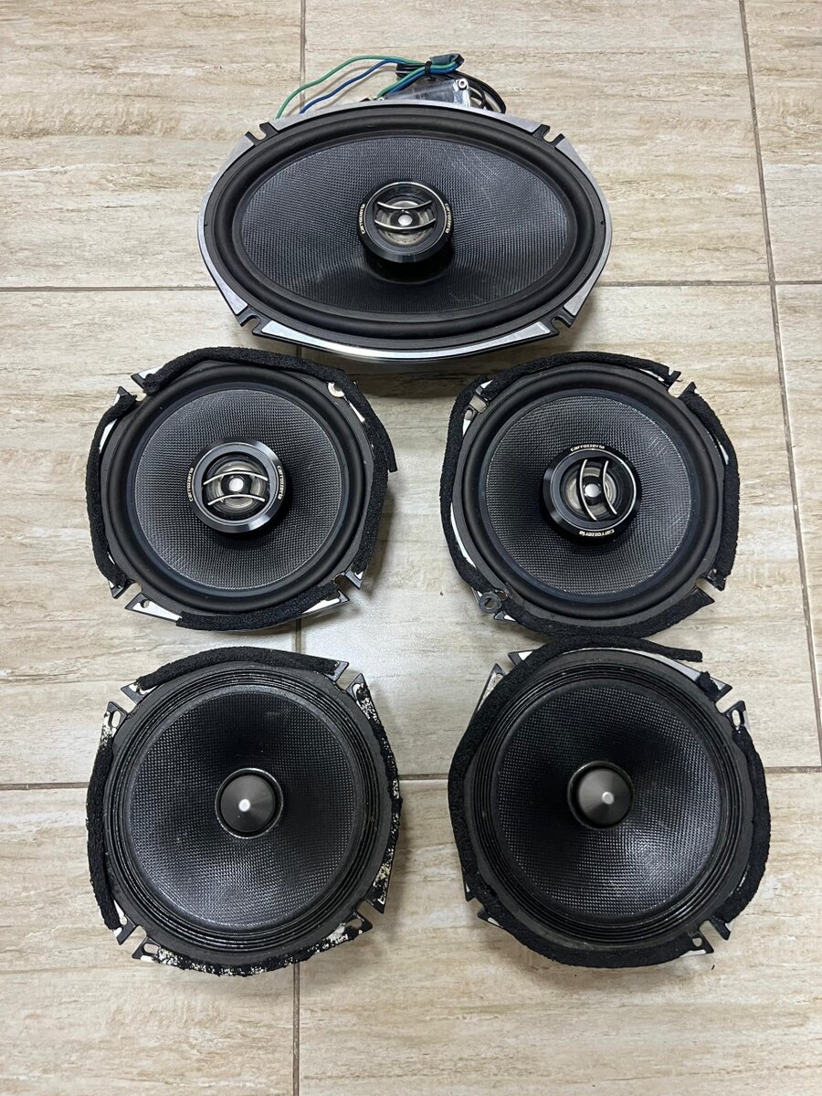 Продаю колонки оригинал привозные Япония