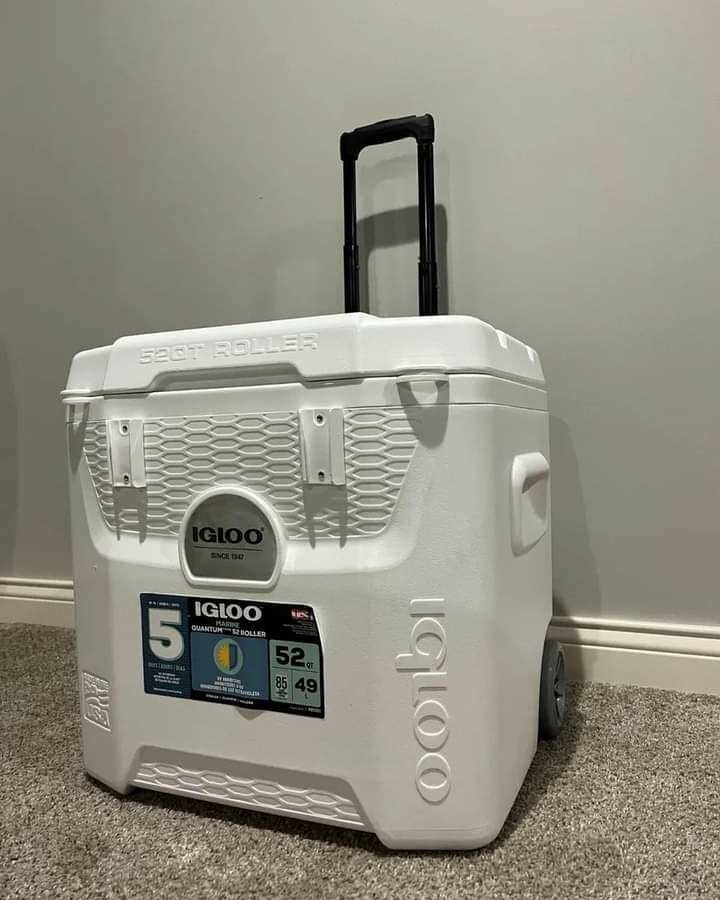 Igloo 45931 Marine Ultra Quantum 52-Quart Ice Chest /Cooler