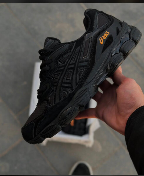 Chaussures Asics noires