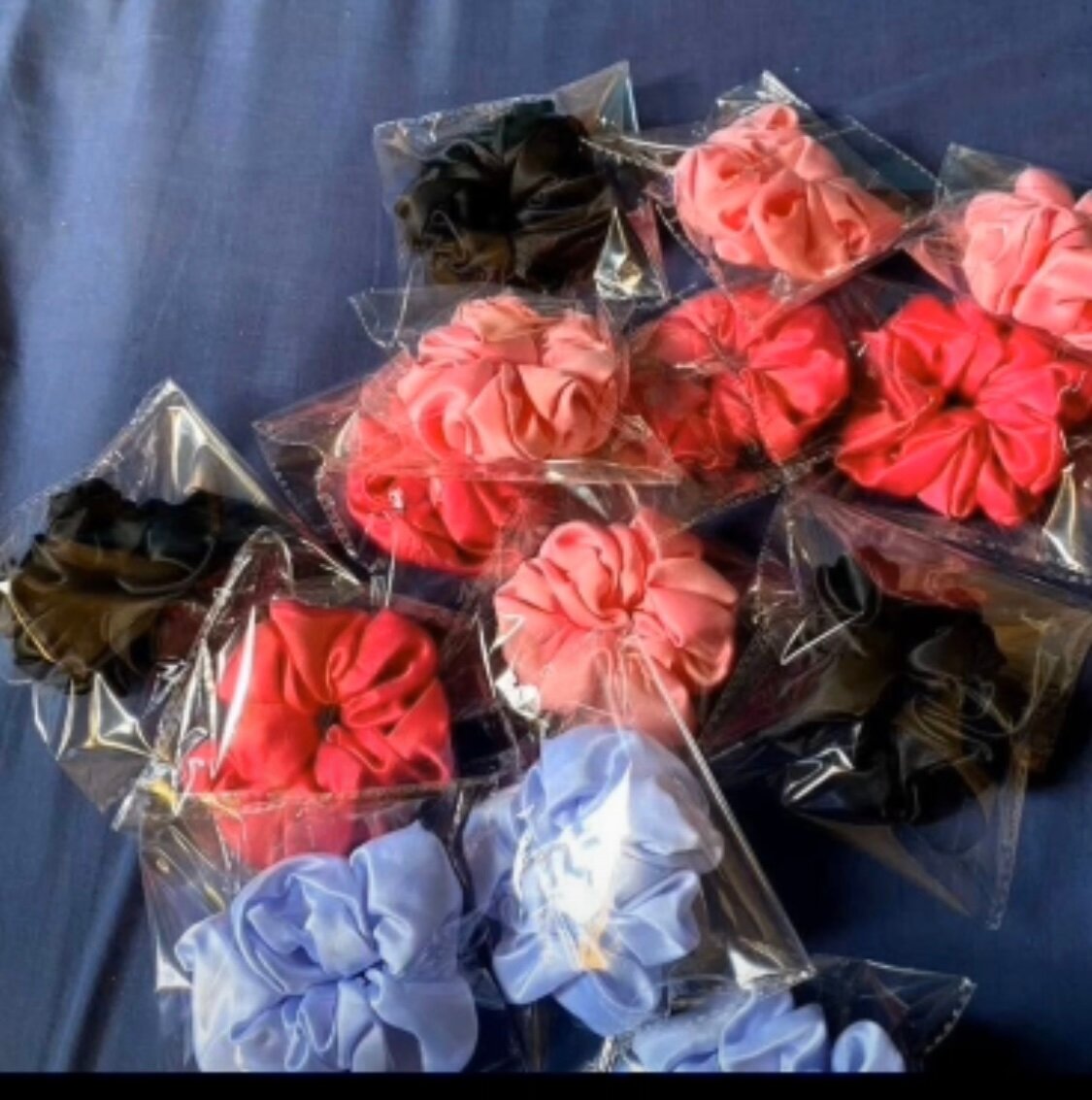 Élastiques cheveux colorés