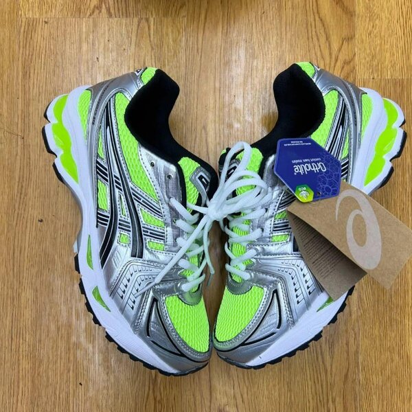 Chaussures de course flashy