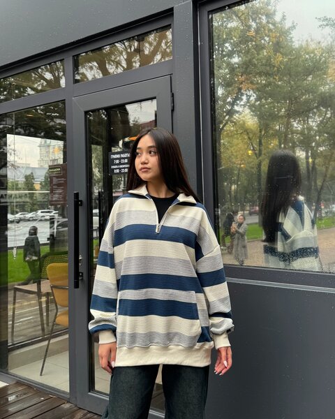 Женский свитшот в полоску