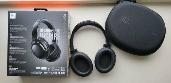 JBL Tour One M2 Headphones