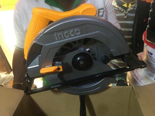 SCIE CIRCULAIRE 1400W ING-CO OUTIL