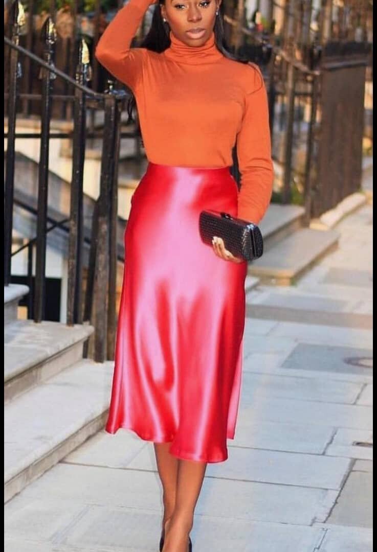 Jupe Satinée Élégante