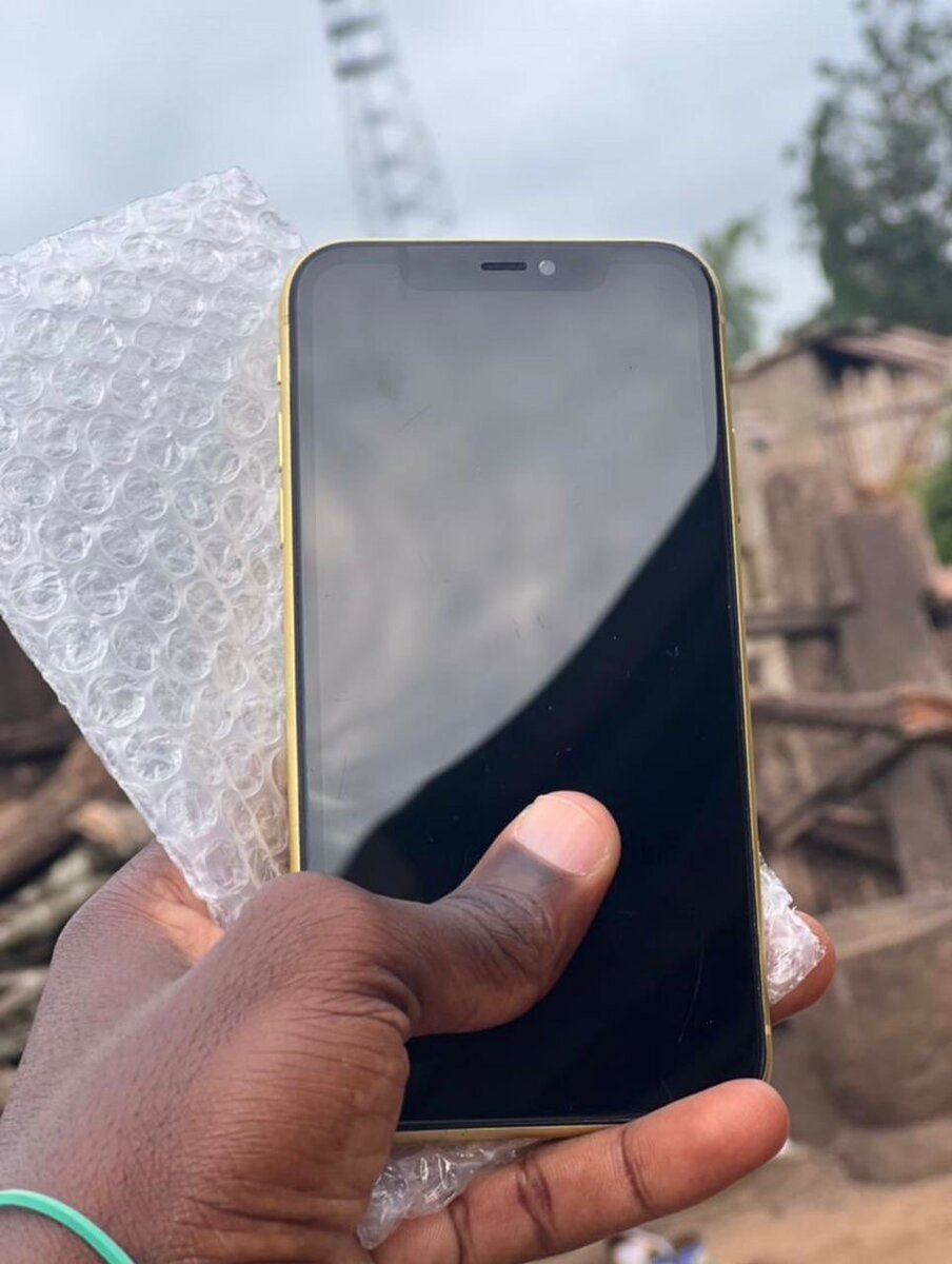 Smartphone jaune élégant