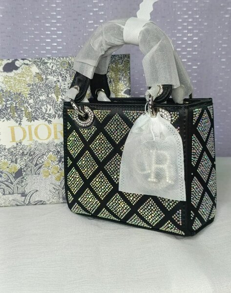 Sac à main en strass élégant