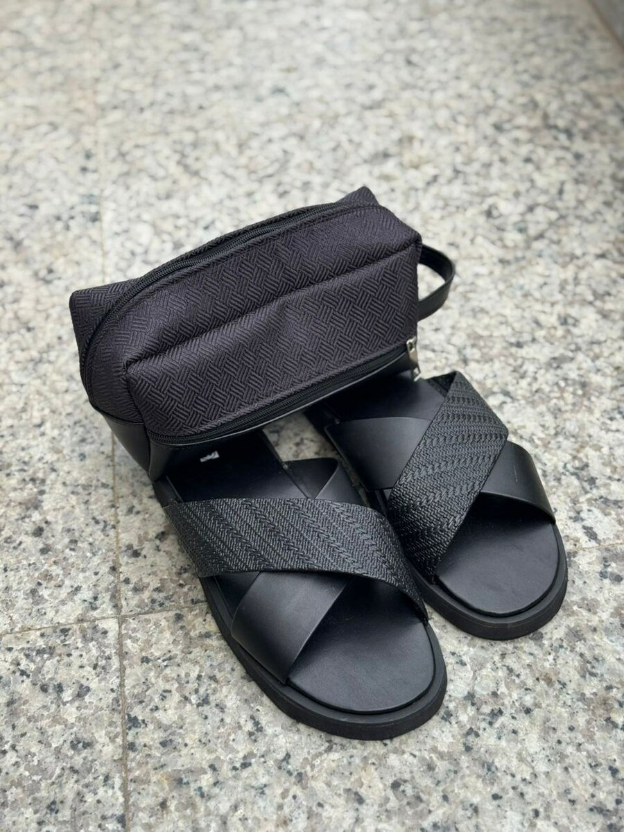 Sandales croisées modernes