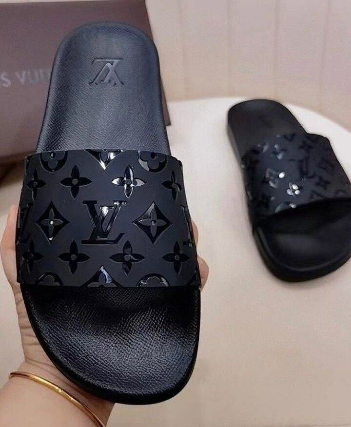 Mules noires de luxe