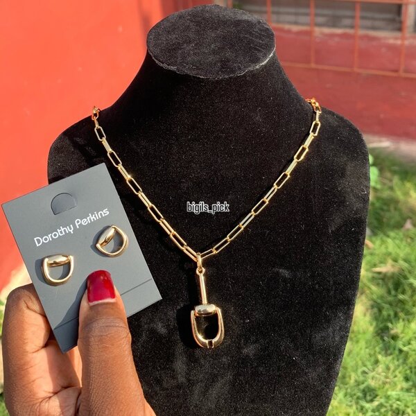 Necklace & Earring set