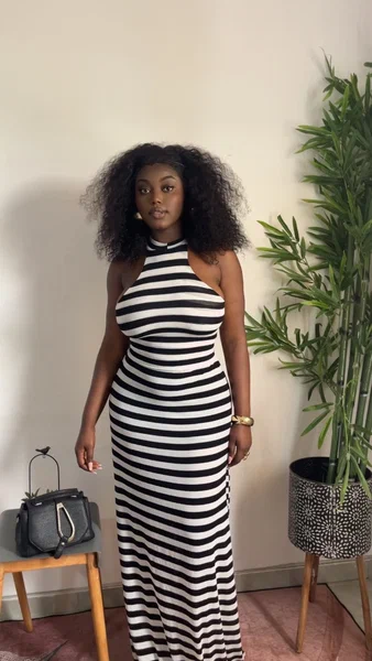 Robe Longue Rayée Élégante