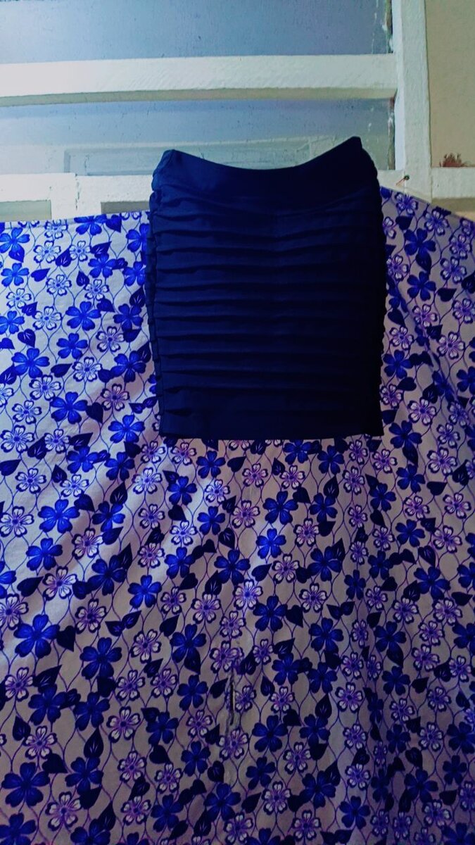 Jupe plissée noire élégante