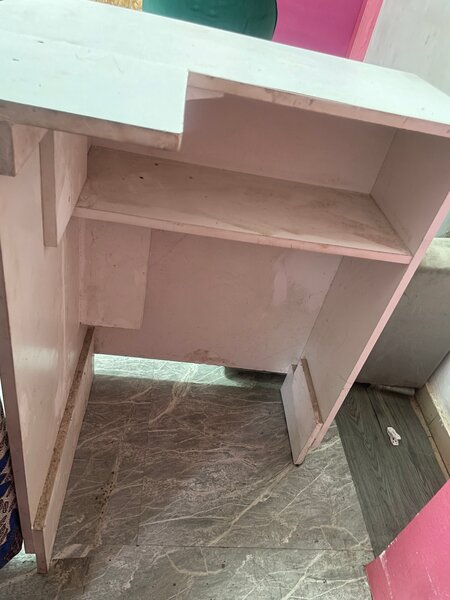 Bureau d'ordinateur compact