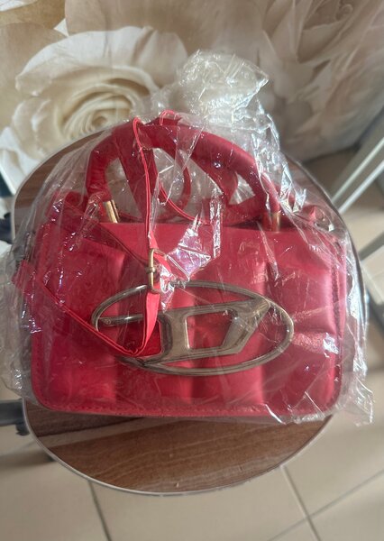 Sac à main rose élégant