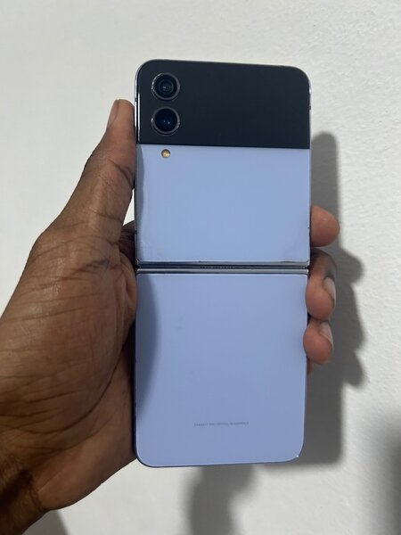 Samsung Z-Flip 4