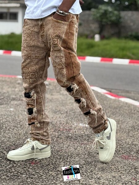 Jeans déchirés style urbain