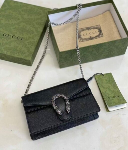 Louis vuitton tote bag and gucci purse