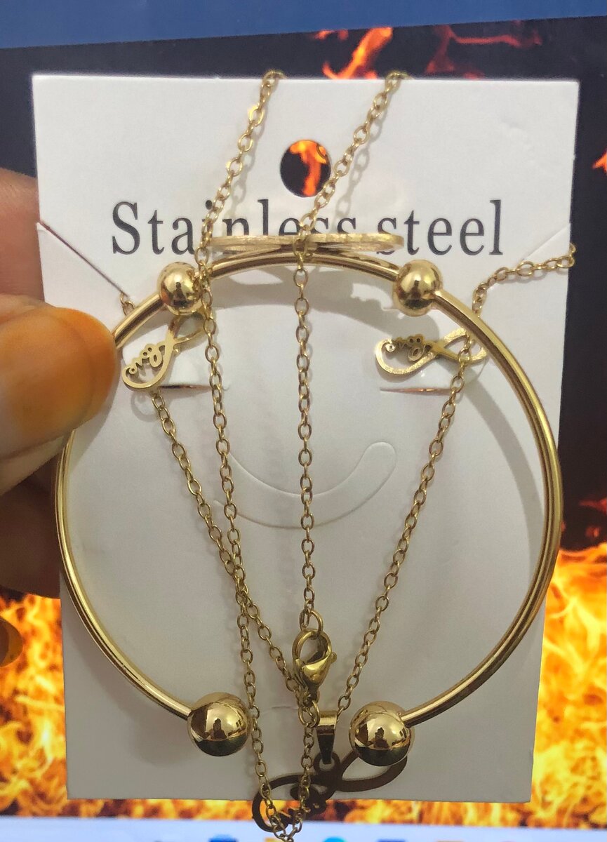 Bracelet doré en acier inoxydable