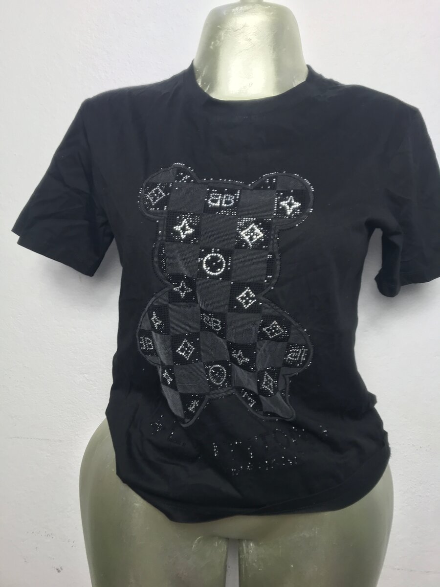 T-shirt noir avec motif ours
