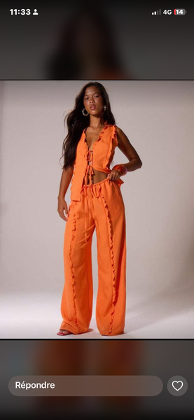 Blouse à Volants Col Cravate