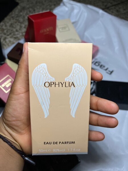 #LuxuryPerfume #PerfumeFlatlay