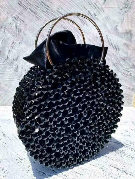 Sac à main perlé chic